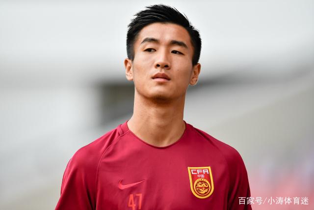 郑钦文成功晋级中国网球公开赛女单16强
